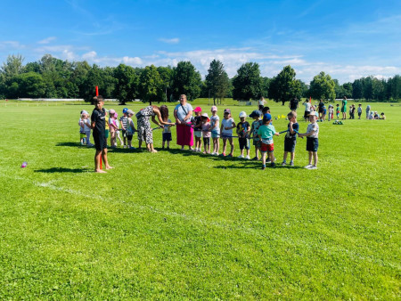 Sportovní sice naší školky a FK Baník Sokolov
